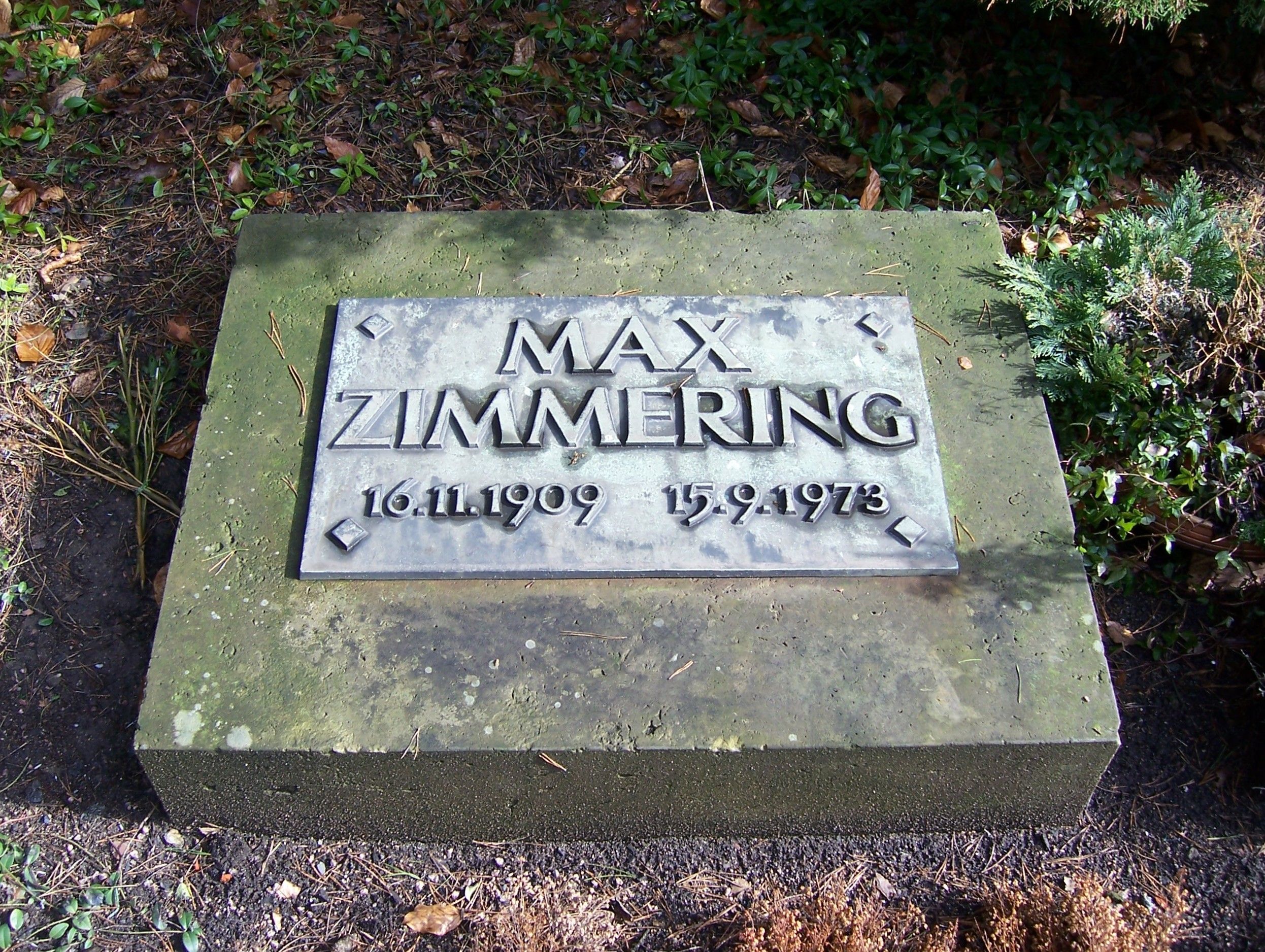Grabstein von Max Zimmering